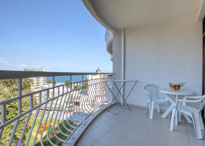 Prestige Grand Hotel & Aquapark 2* Golden Sands