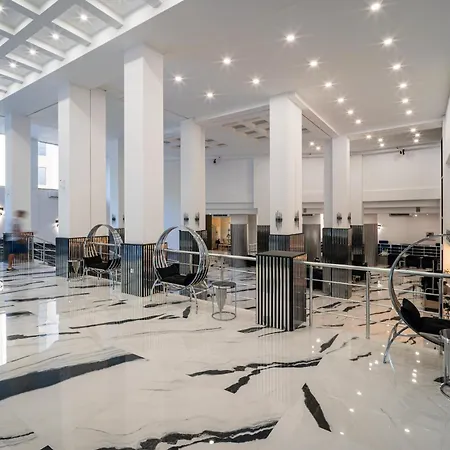 Prestige Grand & Aquapark Hotel