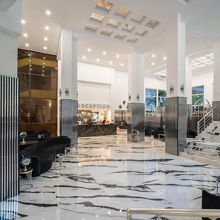 Hotel Prestige Grand & Aquapark 4*