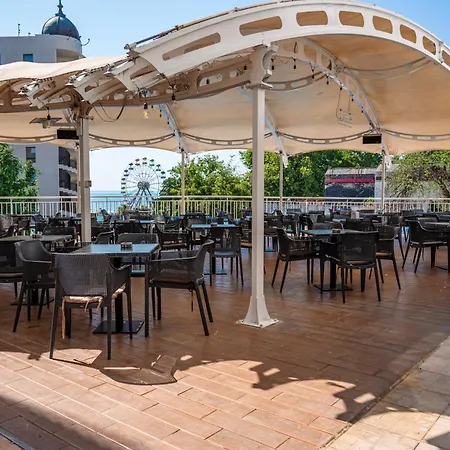 Prestige Grand & Aquapark Hotel 4*