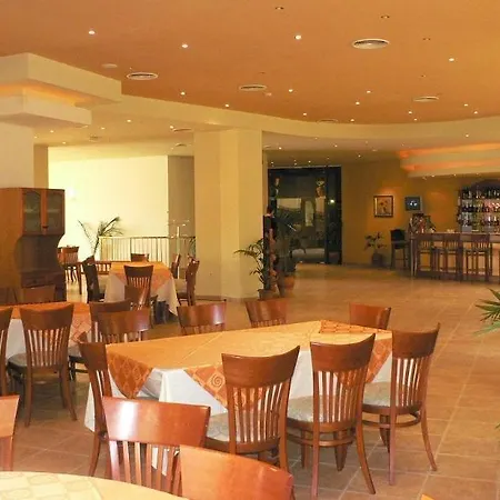 Prestige Grand & Aquapark 4* Golden Sands