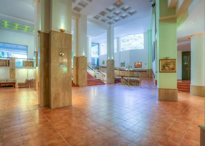 Prestige Grand Hotel & Aquapark 2*